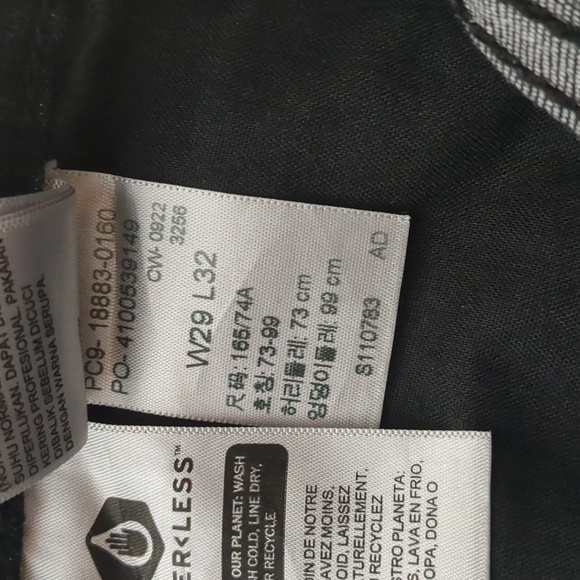 Women's Levi's 724 High Rise Straight Black Denim Jeans Size W29 L32 NWT - Picture 7 of 8